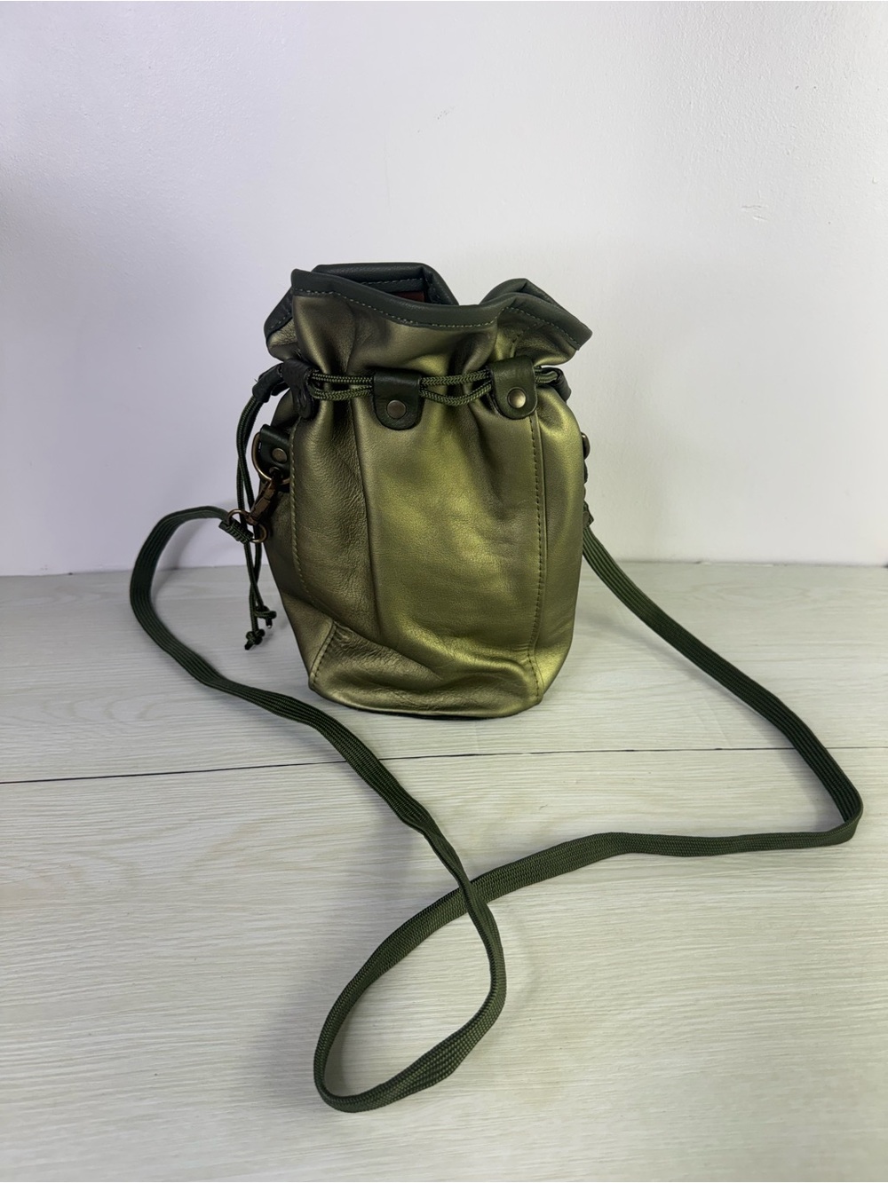 Olive Green modern rugged leather bags Drawstring Crossbody Bag